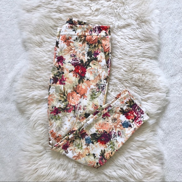 Zara Pants - Zara Basic Floral Slacks Size S